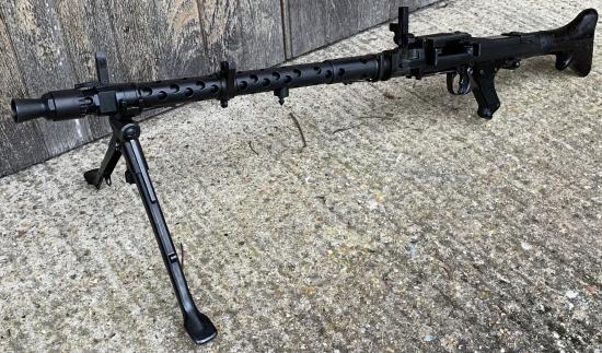 Deactivated WW2 German dfb 1941 MG34