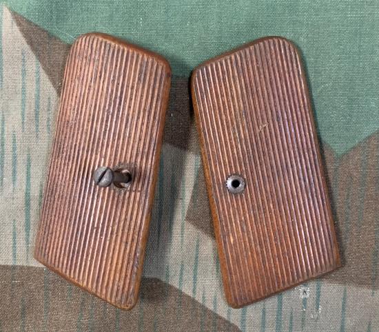 Femaru M.37 P Mod 37 Grip set