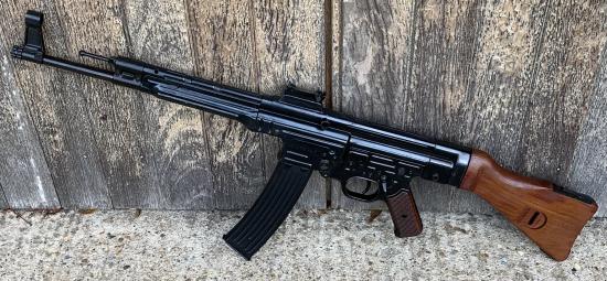 Deactivated WW2 German MP44 Assault Rifle