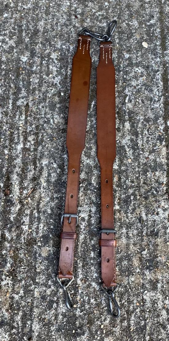 Mint matched MG34/42 Lafette Straps