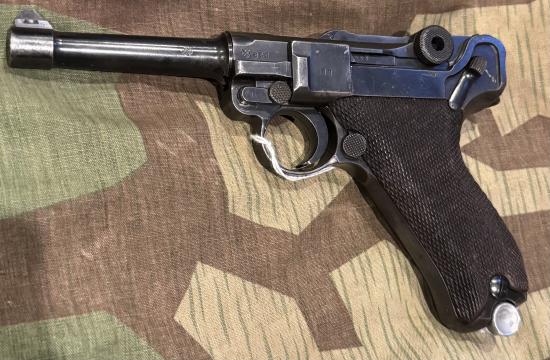Deactivated WW2 German P.08 Luger Pistol
