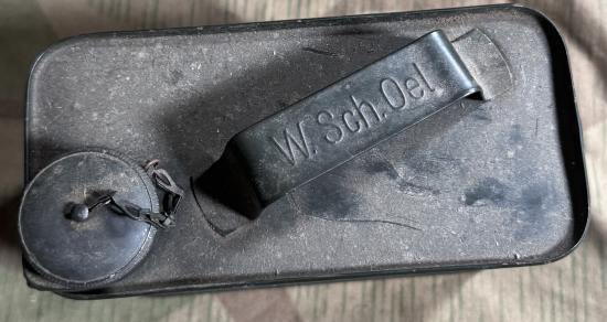 MG34/42 P tin oil can